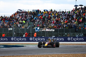 2024-07-07 - 01 VERSTAPPEN Max (nld), Red Bull Racing RB20, action during the Formula 1 Qatar Airways British Grand Prix 2024, 12th round of the 2024 Formula One World Championship from July 5 to 7, 2024 on the Silverstone Circuit, in Silverstone, United Kingdom - F1 - BRITISH GRAND PRIX 2024 - FORMULA 1 - MOTORS