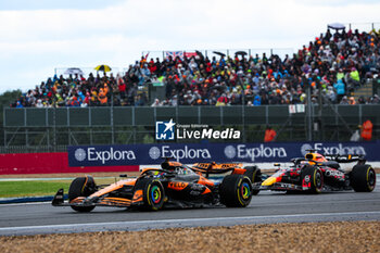 2024-07-07 - 01 VERSTAPPEN Max (nld), Red Bull Racing RB20, 81 PIASTRI Oscar (aus), McLaren F1 Team MCL38, action during the Formula 1 Qatar Airways British Grand Prix 2024, 12th round of the 2024 Formula One World Championship from July 5 to 7, 2024 on the Silverstone Circuit, in Silverstone, United Kingdom - F1 - BRITISH GRAND PRIX 2024 - FORMULA 1 - MOTORS