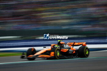 2024-07-07 - 04 NORRIS Lando (gbr), McLaren F1 Team MCL38, action during the Formula 1 Qatar Airways British Grand Prix 2024, 12th round of the 2024 Formula One World Championship from July 5 to 7, 2024 on the Silverstone Circuit, in Silverstone, United Kingdom - F1 - BRITISH GRAND PRIX 2024 - FORMULA 1 - MOTORS