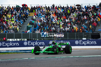 2024-07-07 - 24 ZHOU Guanyu (chi), Stake F1 Team Kick Sauber C44, action during the Formula 1 Qatar Airways British Grand Prix 2024, 12th round of the 2024 Formula One World Championship from July 5 to 7, 2024 on the Silverstone Circuit, in Silverstone, United Kingdom - F1 - BRITISH GRAND PRIX 2024 - FORMULA 1 - MOTORS