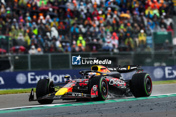 2024-07-07 - 01 VERSTAPPEN Max (nld), Red Bull Racing RB20, action during the Formula 1 Qatar Airways British Grand Prix 2024, 12th round of the 2024 Formula One World Championship from July 5 to 7, 2024 on the Silverstone Circuit, in Silverstone, United Kingdom - F1 - BRITISH GRAND PRIX 2024 - FORMULA 1 - MOTORS