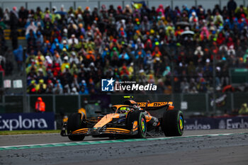 2024-07-07 - 04 NORRIS Lando (gbr), McLaren F1 Team MCL38, action during the Formula 1 Qatar Airways British Grand Prix 2024, 12th round of the 2024 Formula One World Championship from July 5 to 7, 2024 on the Silverstone Circuit, in Silverstone, United Kingdom - F1 - BRITISH GRAND PRIX 2024 - FORMULA 1 - MOTORS