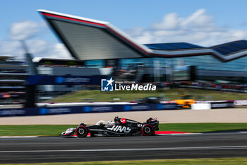 2024-07-07 - 27 HULKENBERG Nico (ger), Haas F1 Team VF-24 Ferrari, action during the Formula 1 Qatar Airways British Grand Prix 2024, 12th round of the 2024 Formula One World Championship from July 5 to 7, 2024 on the Silverstone Circuit, in Silverstone, United Kingdom - F1 - BRITISH GRAND PRIX 2024 - FORMULA 1 - MOTORS