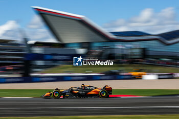 2024-07-07 - 81 PIASTRI Oscar (aus), McLaren F1 Team MCL38, action during the Formula 1 Qatar Airways British Grand Prix 2024, 12th round of the 2024 Formula One World Championship from July 5 to 7, 2024 on the Silverstone Circuit, in Silverstone, United Kingdom - F1 - BRITISH GRAND PRIX 2024 - FORMULA 1 - MOTORS