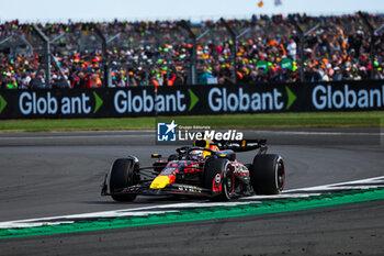 2024-07-07 - 01 VERSTAPPEN Max (nld), Red Bull Racing RB20, action during the Formula 1 Qatar Airways British Grand Prix 2024, 12th round of the 2024 Formula One World Championship from July 5 to 7, 2024 on the Silverstone Circuit, in Silverstone, United Kingdom - F1 - BRITISH GRAND PRIX 2024 - FORMULA 1 - MOTORS