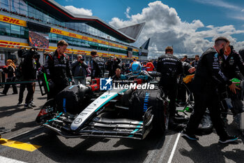 2024-07-07 - RUSSELL George (gbr), Mercedes AMG F1 Team W15, portrait during the Formula 1 Qatar Airways British Grand Prix 2024, 12th round of the 2024 Formula One World Championship from July 5 to 7, 2024 on the Silverstone Circuit, in Silverstone, United Kingdom - F1 - BRITISH GRAND PRIX 2024 - FORMULA 1 - MOTORS