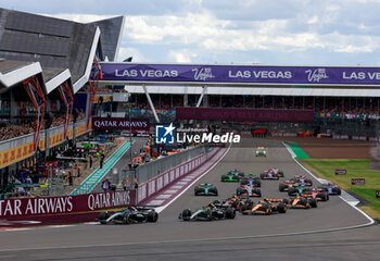 2024-07-07 - start of the race, depart, 62 44 HAMILTON Lewis (gbr), Mercedes AMG F1 Team W15, action 04 NORRIS Lando (gbr), McLaren F1 Team MCL38, action 01 VERSTAPPEN Max (nld), Red Bull Racing RB20, action during the Formula 1 Qatar Airways British Grand Prix 2024, 12th round of the 2024 Formula One World Championship from July 5 to 7, 2024 on the Silverstone Circuit, in Silverstone, United Kingdom - F1 - BRITISH GRAND PRIX 2024 - FORMULA 1 - MOTORS