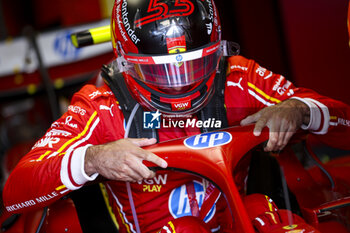 2024-07-07 - SAINZ Carlos (spa), Scuderia Ferrari SF-24, portrait during the Formula 1 Qatar Airways British Grand Prix 2024, 12th round of the 2024 Formula One World Championship from July 5 to 7, 2024 on the Silverstone Circuit, in Silverstone, United Kingdom - F1 - BRITISH GRAND PRIX 2024 - FORMULA 1 - MOTORS