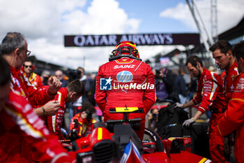 2024-07-07 - SAINZ Carlos (spa), Scuderia Ferrari SF-24, portrait during the Formula 1 Qatar Airways British Grand Prix 2024, 12th round of the 2024 Formula One World Championship from July 5 to 7, 2024 on the Silverstone Circuit, in Silverstone, United Kingdom - F1 - BRITISH GRAND PRIX 2024 - FORMULA 1 - MOTORS