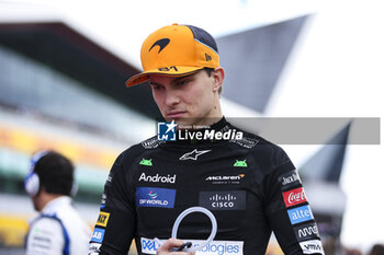 2024-07-07 - PIASTRI Oscar (aus), McLaren F1 Team MCL38, portrait during the Formula 1 Qatar Airways British Grand Prix 2024, 12th round of the 2024 Formula One World Championship from July 5 to 7, 2024 on the Silverstone Circuit, in Silverstone, United Kingdom - F1 - BRITISH GRAND PRIX 2024 - FORMULA 1 - MOTORS