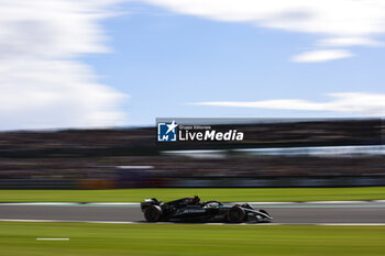 2024-07-07 - 44 HAMILTON Lewis (gbr), Mercedes AMG F1 Team W15, action during the Formula 1 Qatar Airways British Grand Prix 2024, 12th round of the 2024 Formula One World Championship from July 5 to 7, 2024 on the Silverstone Circuit, in Silverstone, United Kingdom - F1 - BRITISH GRAND PRIX 2024 - FORMULA 1 - MOTORS