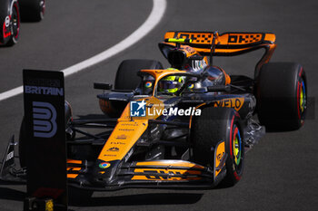 2024-07-07 - 04 NORRIS Lando (gbr), McLaren F1 Team MCL38, action during the Formula 1 Qatar Airways British Grand Prix 2024, 12th round of the 2024 Formula One World Championship from July 5 to 7, 2024 on the Silverstone Circuit, in Silverstone, United Kingdom - F1 - BRITISH GRAND PRIX 2024 - FORMULA 1 - MOTORS