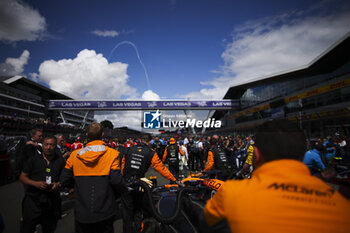 2024-07-07 - McLaren F1 Team during the Formula 1 Qatar Airways British Grand Prix 2024, 12th round of the 2024 Formula One World Championship from July 5 to 7, 2024 on the Silverstone Circuit, in Silverstone, United Kingdom - F1 - BRITISH GRAND PRIX 2024 - FORMULA 1 - MOTORS