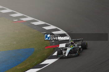 2024-07-07 - 44 HAMILTON Lewis (gbr), Mercedes AMG F1 Team W15, action during the Formula 1 Qatar Airways British Grand Prix 2024, 12th round of the 2024 Formula One World Championship from July 5 to 7, 2024 on the Silverstone Circuit, in Silverstone, United Kingdom - F1 - BRITISH GRAND PRIX 2024 - FORMULA 1 - MOTORS