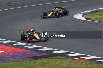 2024-07-07 - 04 NORRIS Lando (gbr), McLaren F1 Team MCL38, action and 01 VERSTAPPEN Max (nld), Red Bull Racing RB20, action during the Formula 1 Qatar Airways British Grand Prix 2024, 12th round of the 2024 Formula One World Championship from July 5 to 7, 2024 on the Silverstone Circuit, in Silverstone, United Kingdom - F1 - BRITISH GRAND PRIX 2024 - FORMULA 1 - MOTORS