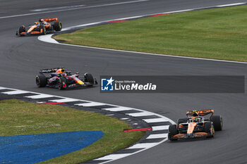 2024-07-07 - 04 NORRIS Lando (gbr), McLaren F1 Team MCL38, actio, 01 VERSTAPPEN Max (nld), Red Bull Racing RB20, action and 81 PIASTRI Oscar (aus), McLaren F1 Team MCL38, action during the Formula 1 Qatar Airways British Grand Prix 2024, 12th round of the 2024 Formula One World Championship from July 5 to 7, 2024 on the Silverstone Circuit, in Silverstone, United Kingdom - F1 - BRITISH GRAND PRIX 2024 - FORMULA 1 - MOTORS