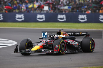 2024-07-07 - 01 VERSTAPPEN Max (nld), Red Bull Racing RB20, action during the Formula 1 Qatar Airways British Grand Prix 2024, 12th round of the 2024 Formula One World Championship from July 5 to 7, 2024 on the Silverstone Circuit, in Silverstone, United Kingdom - F1 - BRITISH GRAND PRIX 2024 - FORMULA 1 - MOTORS