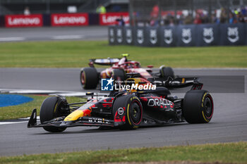 2024-07-07 - 01 VERSTAPPEN Max (nld), Red Bull Racing RB20, action during the Formula 1 Qatar Airways British Grand Prix 2024, 12th round of the 2024 Formula One World Championship from July 5 to 7, 2024 on the Silverstone Circuit, in Silverstone, United Kingdom - F1 - BRITISH GRAND PRIX 2024 - FORMULA 1 - MOTORS