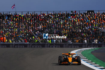 2024-07-07 - 04 NORRIS Lando (gbr), McLaren F1 Team MCL38, action during the Formula 1 Qatar Airways British Grand Prix 2024, 12th round of the 2024 Formula One World Championship from July 5 to 7, 2024 on the Silverstone Circuit, in Silverstone, United Kingdom - F1 - BRITISH GRAND PRIX 2024 - FORMULA 1 - MOTORS