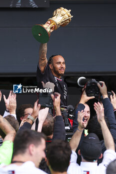 2024-07-07 - HAMILTON Lewis (gbr), Mercedes AMG F1 Team W15, portrait celebration during the Formula 1 Qatar Airways British Grand Prix 2024, 12th round of the 2024 Formula One World Championship from July 5 to 7, 2024 on the Silverstone Circuit, in Silverstone, United Kingdom - F1 - BRITISH GRAND PRIX 2024 - FORMULA 1 - MOTORS