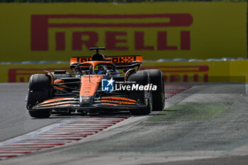 2024-07-21 - #81 Oscar Piastri Of The Team Mclaren Formula 1 Team, Mclaren Mercedes MCL38,Face The Race ,During Fia Formula One World Championship F1 Hungarian Grand Prix 2024, 20 July In Budapest, Hungarian - FORMULA 1 HUNGARIAN GRAND PRIX 2024 - RACE - FORMULA 1 - MOTORS