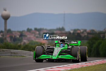 2024-07-20 - #24 Zhou Guanyu Of The Team Stake E1 Team Kick Sauber, Sauber Ferrari C44,They Face Practice Session 3,During Fia Formula One World Championship F1 Hungarian Grand Prix 2024, 20 July In Budapest, Hungarian - FORMULA 1 HUNGARIAN GRAND PRIX 2024 - PRACTICE 3  - FORMULA 1 - MOTORS