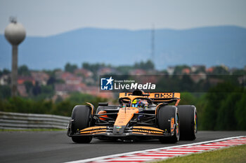 2024-07-20 - #81 Oscar Piastri Of The Team Mclaren Formula 1 Team, Mclaren Mercedes MCL38 ,They Face Practice Session 3,During Fia Formula One World Championship F1 Hungarian Grand Prix 2024, 20 July In Budapest, Hungarian - FORMULA 1 HUNGARIAN GRAND PRIX 2024 - PRACTICE 3  - FORMULA 1 - MOTORS