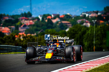 2024-07-19 - 11 Sergio Perez, (MEX) Oracle Red Bull Racing, Honda during the Hungarian GP, Budapest 18-21 July 2024 Formula 1 World championship 2024. - FORMULA 1 HUNGARIAN GRAND PRIX 2024 - PRACTICE 1 AND PRACTICE 2 - FORMULA 1 - MOTORS