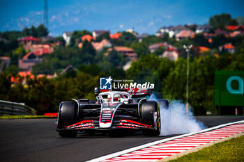 2024-07-19 - 20 Kevin Magnussen, (DAN) Haas F1 Team during the Hungarian GP, Budapest 18-21 July 2024 Formula 1 World championship 2024. - FORMULA 1 HUNGARIAN GRAND PRIX 2024 - PRACTICE 1 AND PRACTICE 2 - FORMULA 1 - MOTORS