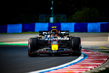 2024-07-19 - 11 Sergio Perez, (MEX) Oracle Red Bull Racing, Honda during the Hungarian GP, Budapest 18-21 July 2024 Formula 1 World championship 2024. - FORMULA 1 HUNGARIAN GRAND PRIX 2024 - PRACTICE 1 AND PRACTICE 2 - FORMULA 1 - MOTORS