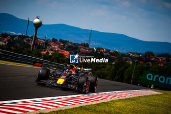 2024-07-19 - 11 Sergio Perez, (MEX) Oracle Red Bull Racing, Honda during the Hungarian GP, Budapest 18-21 July 2024 Formula 1 World championship 2024. - FORMULA 1 HUNGARIAN GRAND PRIX 2024 - PRACTICE 1 AND PRACTICE 2 - FORMULA 1 - MOTORS