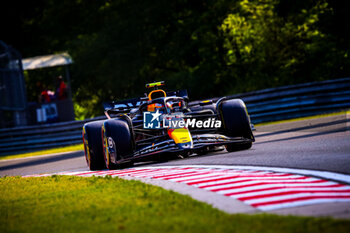 2024-07-19 - 11 Sergio Perez, (MEX) Oracle Red Bull Racing, Honda during the Hungarian GP, Budapest 18-21 July 2024 Formula 1 World championship 2024. - FORMULA 1 HUNGARIAN GRAND PRIX 2024 - PRACTICE 1 AND PRACTICE 2 - FORMULA 1 - MOTORS