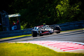 2024-07-19 - 20 Kevin Magnussen, (DAN) Haas F1 Team during the Hungarian GP, Budapest 18-21 July 2024 Formula 1 World championship 2024. - FORMULA 1 HUNGARIAN GRAND PRIX 2024 - PRACTICE 1 AND PRACTICE 2 - FORMULA 1 - MOTORS