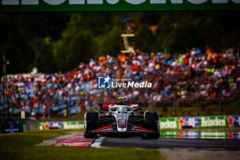 2024-07-19 - 27 Nico Hulkenberg, (GER) Haas F1 Team during the Hungarian GP, Budapest 18-21 July 2024 Formula 1 World championship 2024. - FORMULA 1 HUNGARIAN GRAND PRIX 2024 - PRACTICE 1 AND PRACTICE 2 - FORMULA 1 - MOTORS