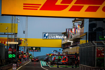 2024-07-20 - Pit Lane / Box, during the Hungarian GP, Budapest 18-21 July 2024 Formula 1 World championship 2024. - FORMULA 1 HUNGARIAN GRAND PRIX 2024 - PRACTICE 3 AND QUALIFYING - FORMULA 1 - MOTORS