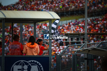 2024-07-20 - Chequered flagduring the Hungarian GP, Budapest 18-21 July 2024 Formula 1 World championship 2024. - FORMULA 1 HUNGARIAN GRAND PRIX 2024 - PRACTICE 3 AND QUALIFYING - FORMULA 1 - MOTORS