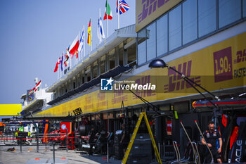 2024-07-18 - Pit Lane illustration during the Formula 1 Hungarian Grand Prix 2024, 13th round of the 2024 Formula One World Championship from July 19 to 21, 2024 on the Hungaroring, in Mogyorod, Hungary - F1 - HUNGARIAN GRAND PRIX 2024 - FORMULA 1 - MOTORS