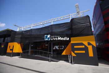 2024-07-18 - McLaren F1 Team hospitality, motorhome during the Formula 1 Hungarian Grand Prix 2024, 13th round of the 2024 Formula One World Championship from July 19 to 21, 2024 on the Hungaroring, in Mogyorod, Hungary - F1 - HUNGARIAN GRAND PRIX 2024 - FORMULA 1 - MOTORS