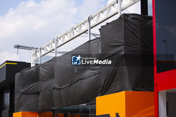 2024-07-18 - McLaren F1 Team hospitality, motorhome during the Formula 1 Hungarian Grand Prix 2024, 13th round of the 2024 Formula One World Championship from July 19 to 21, 2024 on the Hungaroring, in Mogyorod, Hungary - F1 - HUNGARIAN GRAND PRIX 2024 - FORMULA 1 - MOTORS