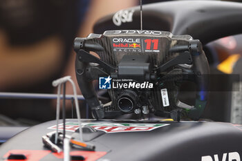 2024-07-18 - Red Bull Racing RB20, mechanical detail steering wheel, volant, during the Formula 1 Hungarian Grand Prix 2024, 13th round of the 2024 Formula One World Championship from July 19 to 21, 2024 on the Hungaroring, in Mogyorod, Hungary - F1 - HUNGARIAN GRAND PRIX 2024 - FORMULA 1 - MOTORS