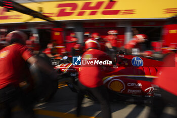 2024-07-18 - Scuderia Ferrari pit stop practice during the Formula 1 Hungarian Grand Prix 2024, 13th round of the 2024 Formula One World Championship from July 19 to 21, 2024 on the Hungaroring, in Mogyorod, Hungary - F1 - HUNGARIAN GRAND PRIX 2024 - FORMULA 1 - MOTORS