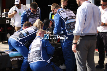 2024-07-18 - Extrication, marshall, commissaire de piste, marshal, marshalls, marshals during the Formula 1 Hungarian Grand Prix 2024, 13th round of the 2024 Formula One World Championship from July 19 to 21, 2024 on the Hungaroring, in Mogyorod, Hungary - F1 - HUNGARIAN GRAND PRIX 2024 - FORMULA 1 - MOTORS