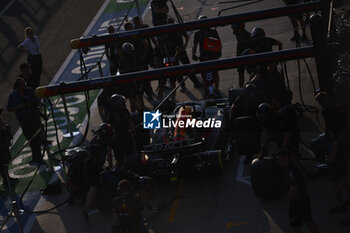 2024-07-18 - Red Bull Racing pit stop practice during the Formula 1 Hungarian Grand Prix 2024, 13th round of the 2024 Formula One World Championship from July 19 to 21, 2024 on the Hungaroring, in Mogyorod, Hungary - F1 - HUNGARIAN GRAND PRIX 2024 - FORMULA 1 - MOTORS