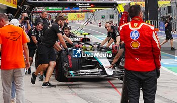 2024-07-20 - Lewis Hamilton (GBR) - Mercedes-AMG PETRONAS F1 Team - Mercedes W15 - Mercedes E Performance during Saturday Free Practice and qualify, July 20, of Formula 1 Hungarian Grand Prix 2024, scheduled to take place at Hungaroring track in Mogyorod, Budapest, Hungary, july 19 to july 21, 2024 - FORMULA 1 HUNGARIAN GRAND PRIX 2024 - PRACTICE 3 AND QUALIFYING - FORMULA 1 - MOTORS