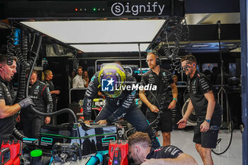 2024-07-20 - Lewis Hamilton (GBR) - Mercedes-AMG PETRONAS F1 Team - Mercedes W15 - Mercedes E Performance during Saturday Free Practice and qualify, July 20, of Formula 1 Hungarian Grand Prix 2024, scheduled to take place at Hungaroring track in Mogyorod, Budapest, Hungary, july 19 to july 21, 2024 - FORMULA 1 HUNGARIAN GRAND PRIX 2024 - PRACTICE 3 AND QUALIFYING - FORMULA 1 - MOTORS