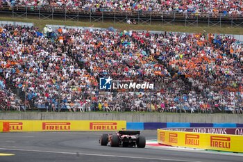 2024-07-20 - Carlos Sainz Jr. (ESP) - Scuderia Ferrari - Ferrari SF-24 - Ferrari during Saturday Free Practice and qualify, July 20, of Formula 1 Hungarian Grand Prix 2024, scheduled to take place at Hungaroring track in Mogyorod, Budapest, Hungary, july 19 to july 21, 2024 - FORMULA 1 HUNGARIAN GRAND PRIX 2024 - PRACTICE 3 AND QUALIFYING - FORMULA 1 - MOTORS