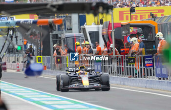 2024-07-20 - Max Verstappen (NED) - Oracle Red Bull Racing - Red Bull RB20 - Honda RBPT during Saturday Free Practice and qualify, July 20, of Formula 1 Hungarian Grand Prix 2024, scheduled to take place at Hungaroring track in Mogyorod, Budapest, Hungary, july 19 to july 21, 2024 - FORMULA 1 HUNGARIAN GRAND PRIX 2024 - PRACTICE 3 AND QUALIFYING - FORMULA 1 - MOTORS