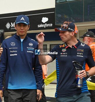 2024-07-21 - Alexander Albon (THA) - Williams Racing - Williams FW46 - Mercedes and Max Verstappen (NED) - Oracle Red Bull Racing - Red Bull RB20 - Honda RBPT during Raceday on Sunday, July 21, of Formula 1 Hungarian Grand Prix 2024, scheduled to take place at Hungaroring track in Mogyorod, Budapest, Hungary, july 19 to july 21, 2024 - FORMULA 1 HUNGARIAN GRAND PRIX 2024 - RACE - FORMULA 1 - MOTORS