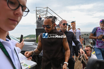 2024-07-21 - Lewis Hamilton (GBR) - Mercedes-AMG PETRONAS F1 Team - Mercedes W15 - Mercedes E Performance during Raceday on Sunday, July 21, of Formula 1 Hungarian Grand Prix 2024, scheduled to take place at Hungaroring track in Mogyorod, Budapest, Hungary, july 19 to july 21, 2024 - FORMULA 1 HUNGARIAN GRAND PRIX 2024 - RACE - FORMULA 1 - MOTORS