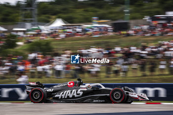 2024-07-20 - 20 MAGNUSSEN Kevin (den), Haas F1 Team VF-24 Ferrari, action during the Formula 1 Hungarian Grand Prix 2024, 13th round of the 2024 Formula One World Championship from July 19 to 21, 2024 on the Hungaroring, in Mogyorod, Hungary - F1 - HUNGARIAN GRAND PRIX 2024 - FORMULA 1 - MOTORS